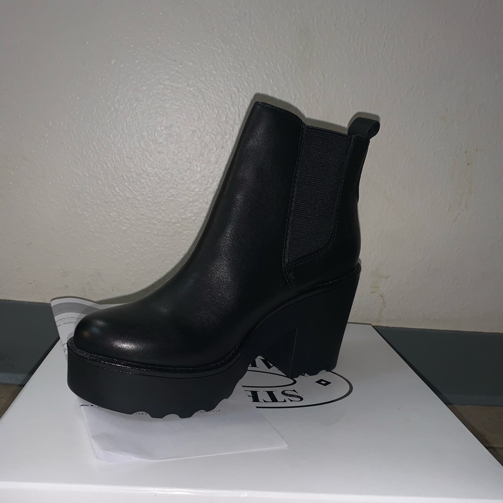 Steve Madden Greta Boots